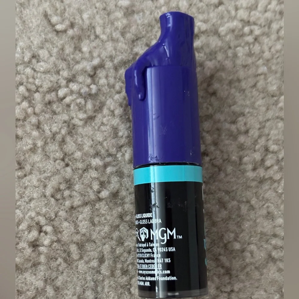 NYX Professional Makeup Wednesday Mystery Lip Oil 01 Nightshade New